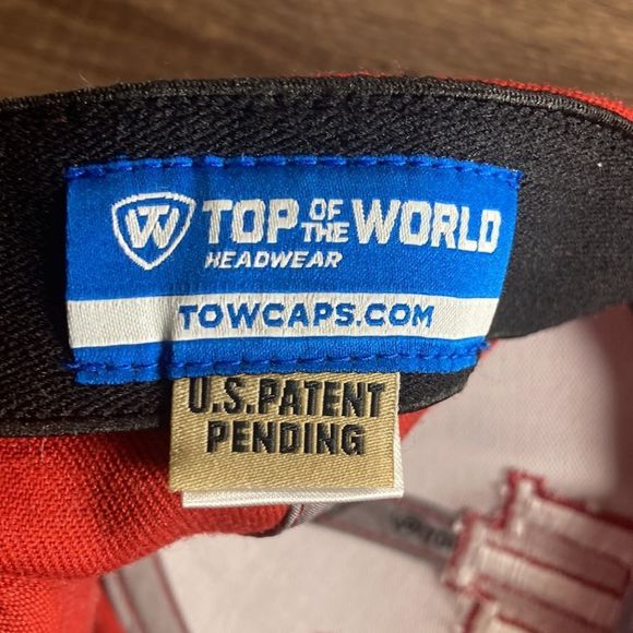 Men's Top of the World Crimson Indiana Hoosiers Red & White Fitted Hat - Picture 8 of 12